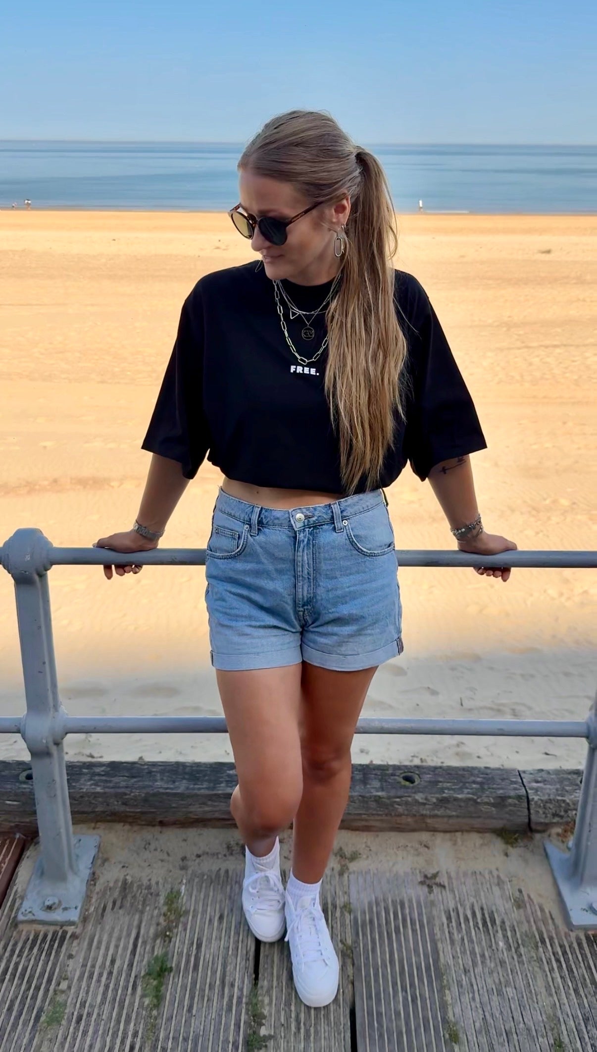 BOXY TEE "FREE" | black