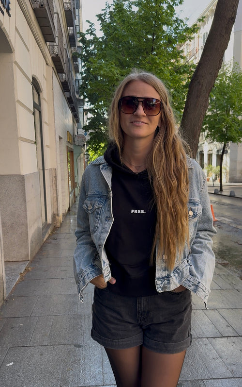 CROPPED HOODIE "FREE" | black