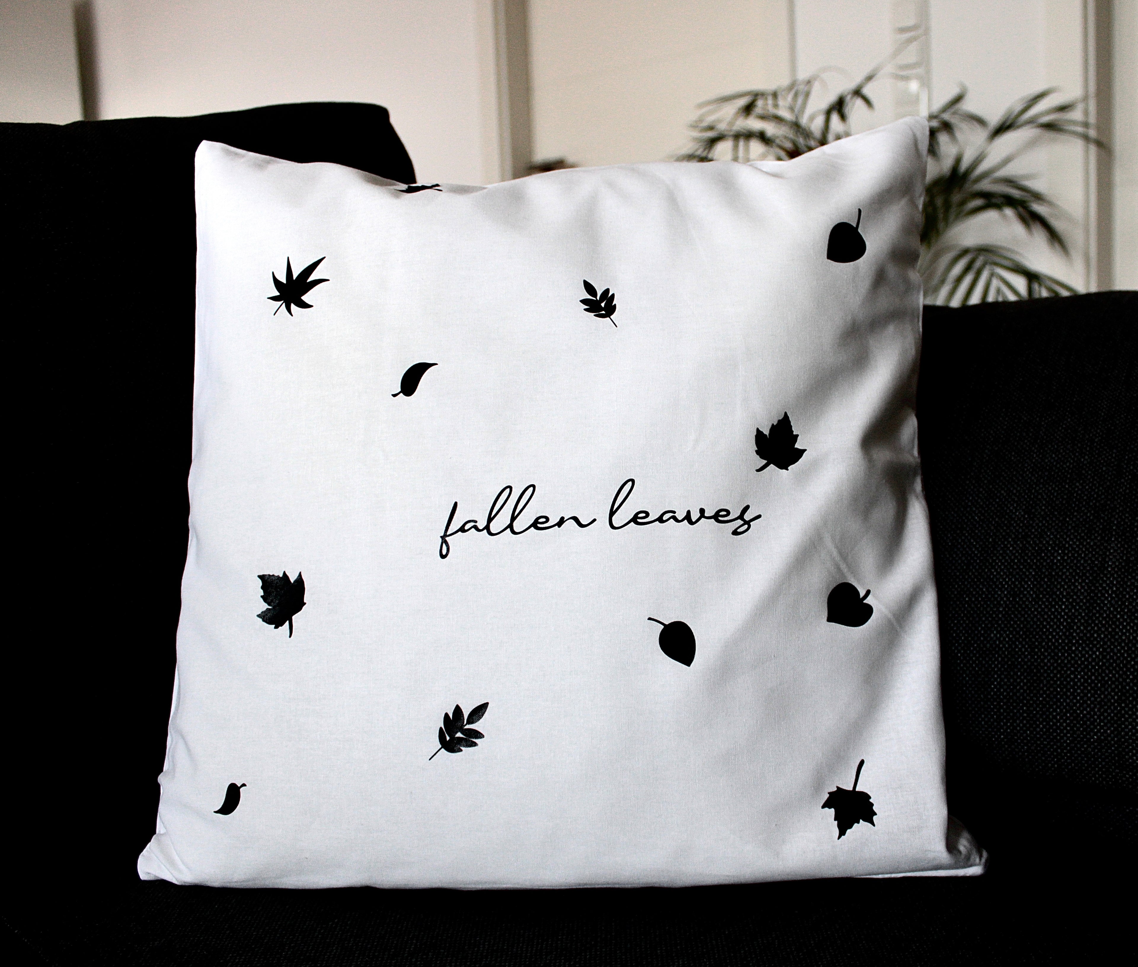 PILLOWCASE "FALLEN LEAVES" white