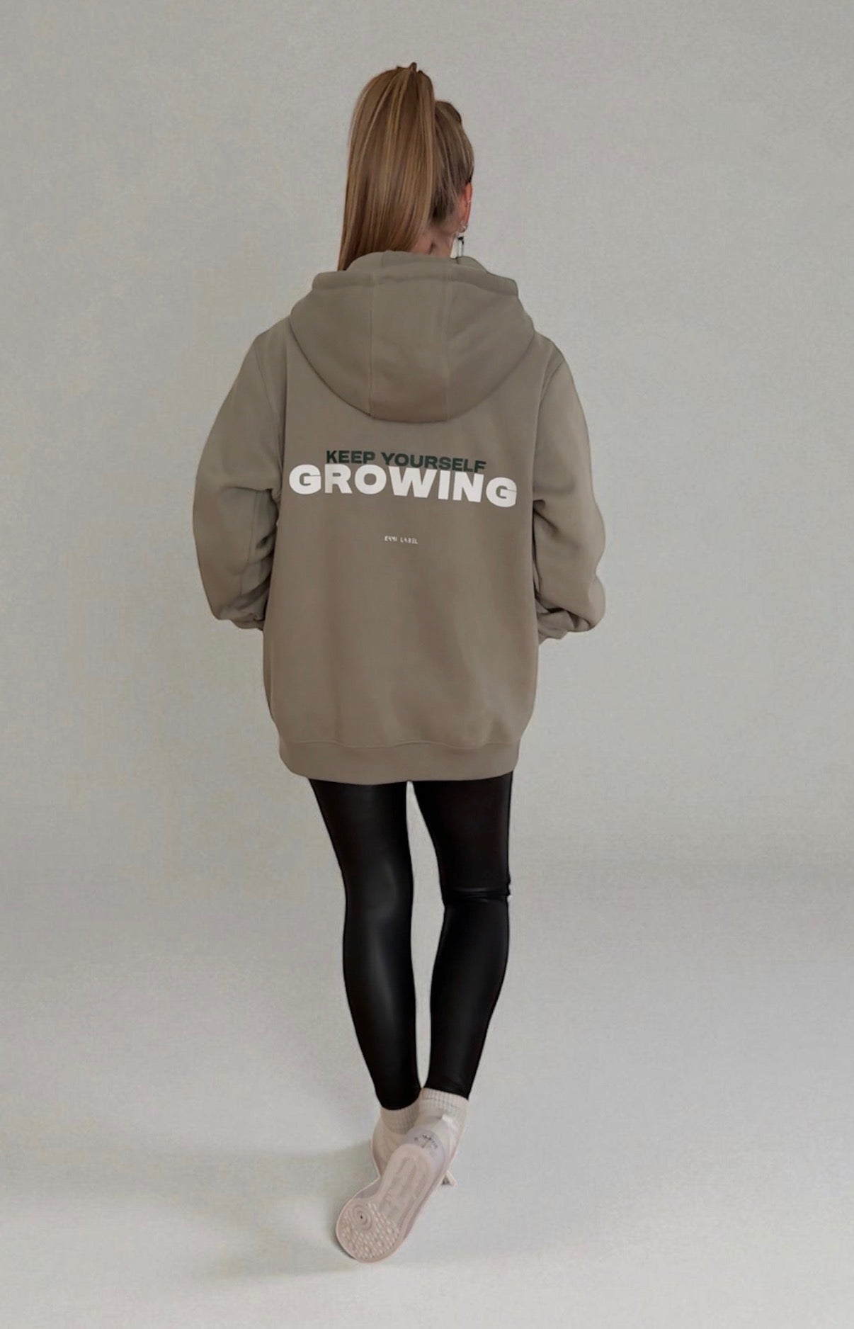HOODIE "GROWING" | olive